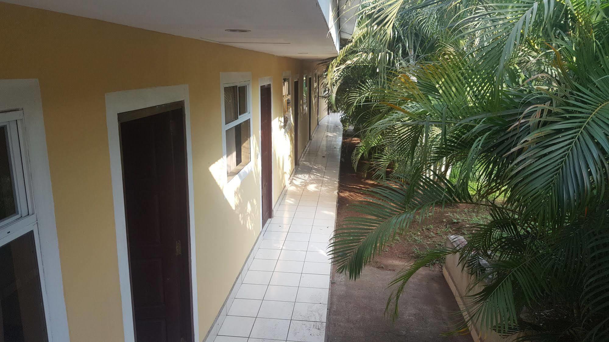 Hotel La Arboleda Managua Esterno foto